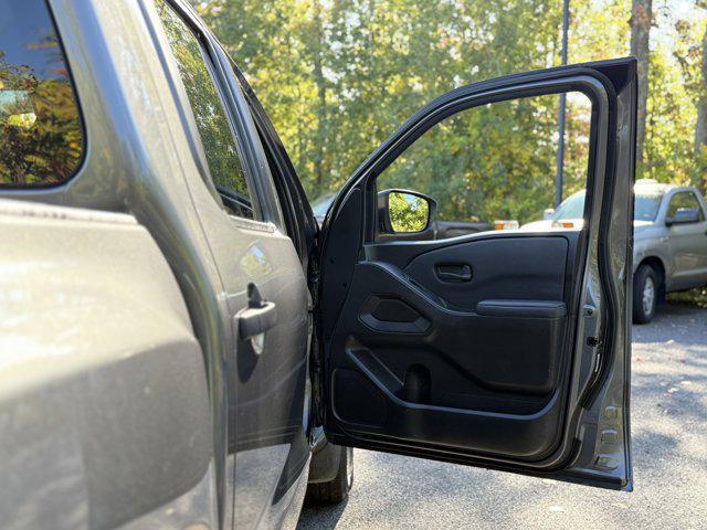 Photo of 2022 Gun Metallic Nissan Frontier
