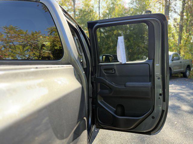 Photo of 2022 Gun Metallic Nissan Frontier