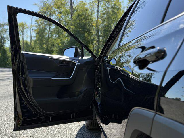 Photo of 2022 Midnight Black Metallic Toyota RAV4