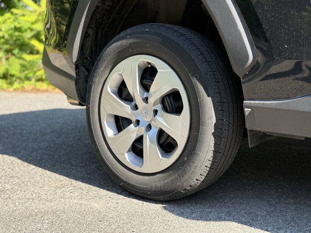 Photo of 2022 Midnight Black Metallic Toyota RAV4