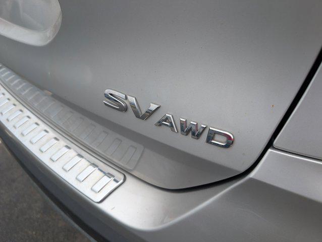 Photo of 2018 Brilliant Silver Nissan Rogue