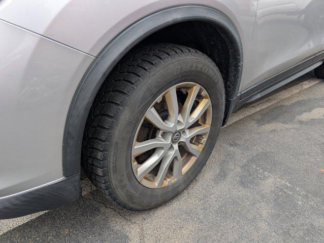 Photo of 2018 Brilliant Silver Nissan Rogue