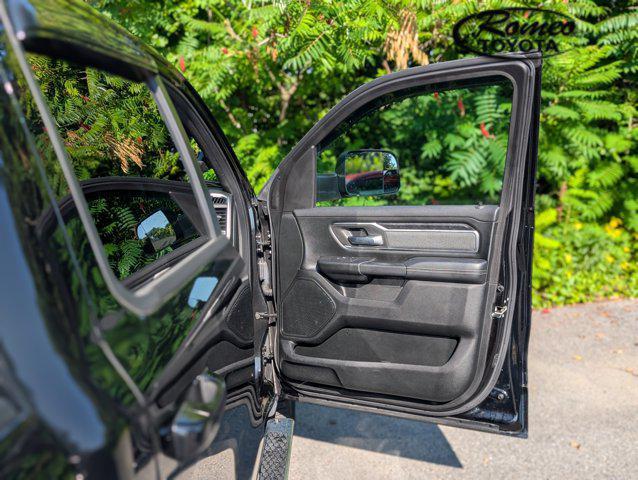 Photo of 2019 Diamond Black Crystal Pearlcoat RAM 1500