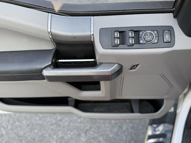 Photo of 2020 Oxford White Ford F-250