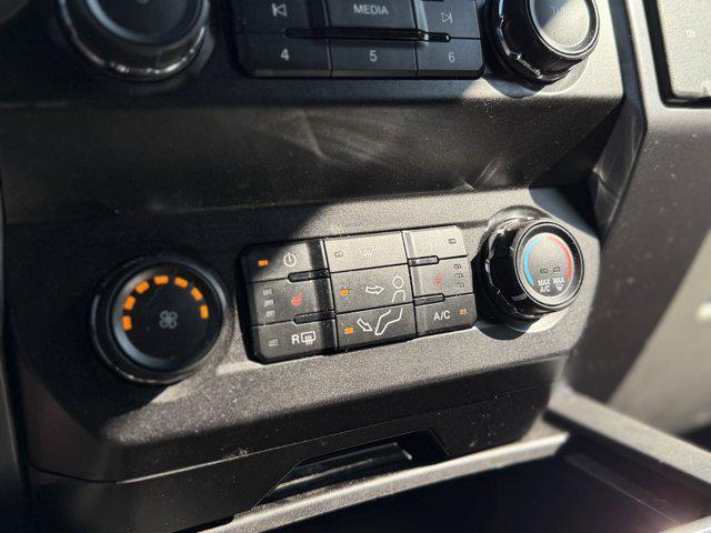 Photo of 2020 Oxford White Ford F-250