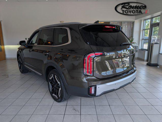 Photo of 2024 Dark Moss Kia Telluride