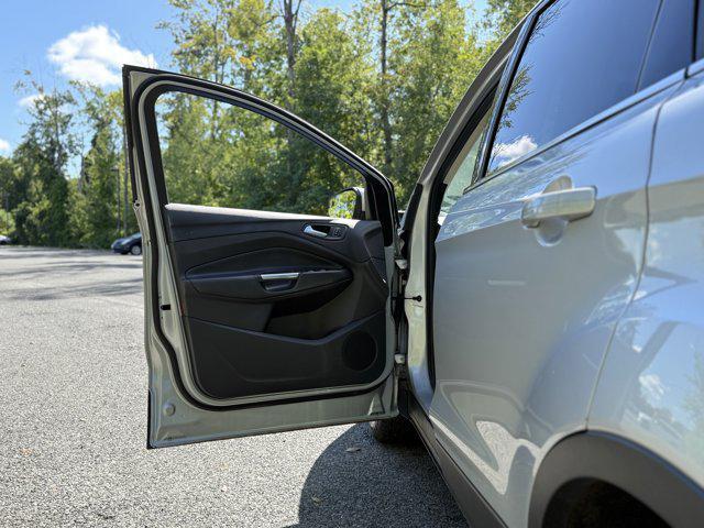 Photo of 2019 Ingot Silver Ford Escape