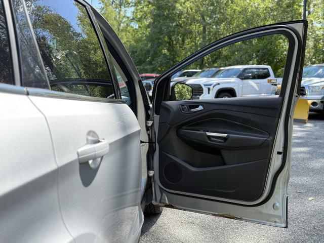 Photo of 2019 Ingot Silver Ford Escape