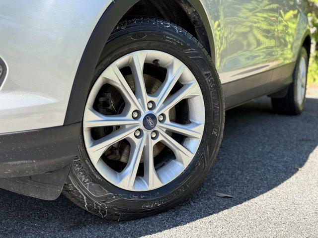 Photo of 2019 Ingot Silver Ford Escape