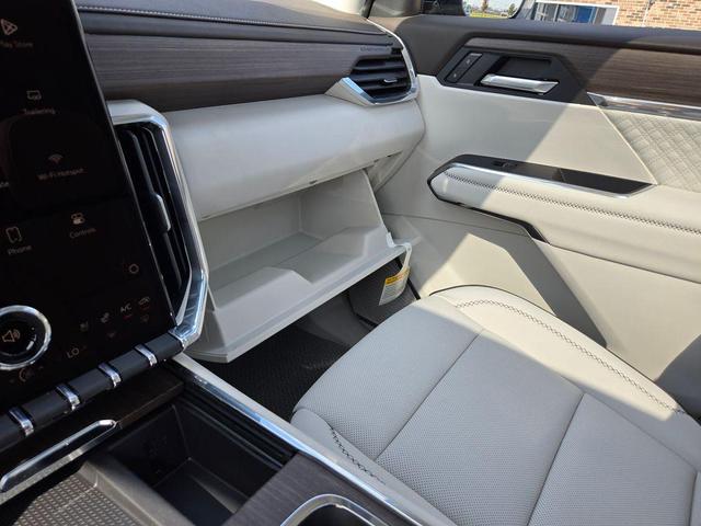 Photo of 2026 Ebony Twilight Metallic GMC Acadia