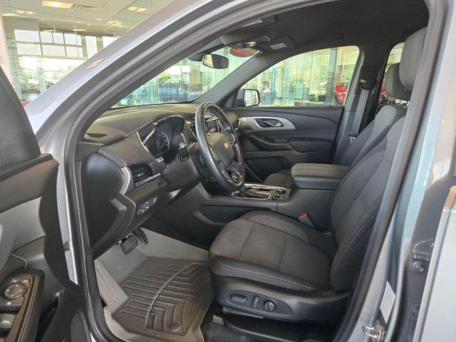 Photo of 2023 Sterling Gray Metallic Chevrolet Traverse