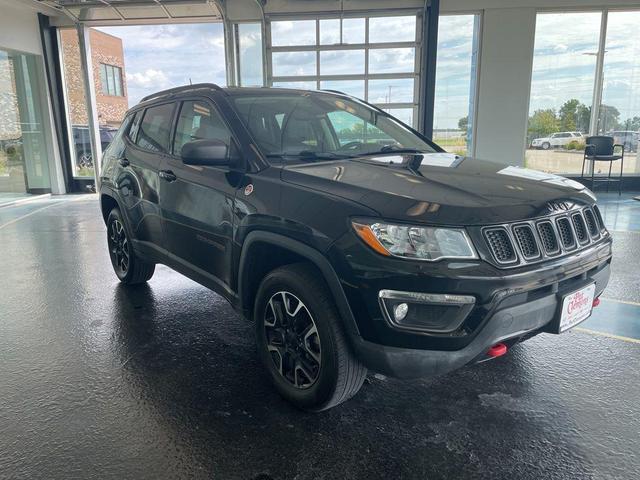 Photo of 2020 Diamond Black Crystal Pearlcoat Jeep Compass