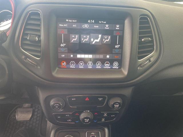 Photo of 2020 Diamond Black Crystal Pearlcoat Jeep Compass
