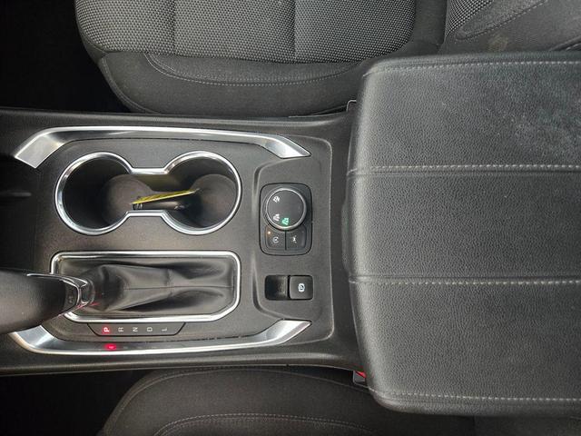Photo of 2023 Summit White Chevrolet Traverse