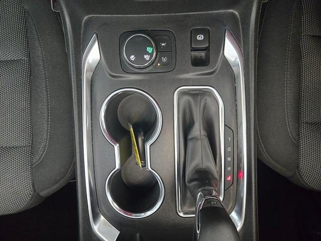 Photo of 2023 Summit White Chevrolet Traverse