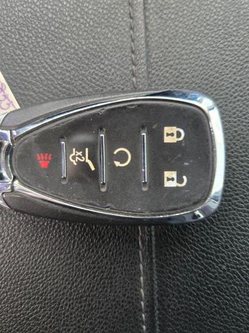 Photo of 2023 Summit White Chevrolet Traverse