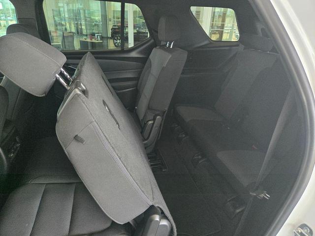 Photo of 2023 Summit White Chevrolet Traverse
