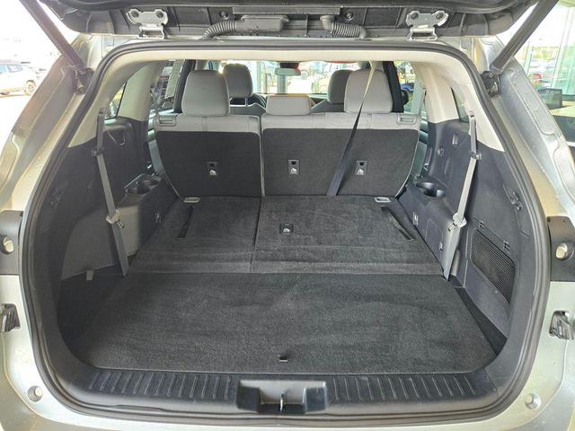 Photo of 2023 Celestial Silver Metallic Toyota Highlander