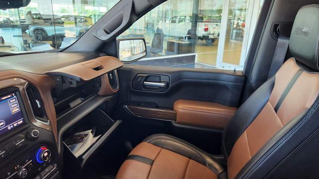 Photo of 2021 Iridescent Pearl Tricoat Chevrolet Silverado 1500