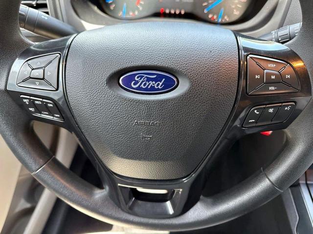 Photo of 2019 Oxford White Ford Explorer