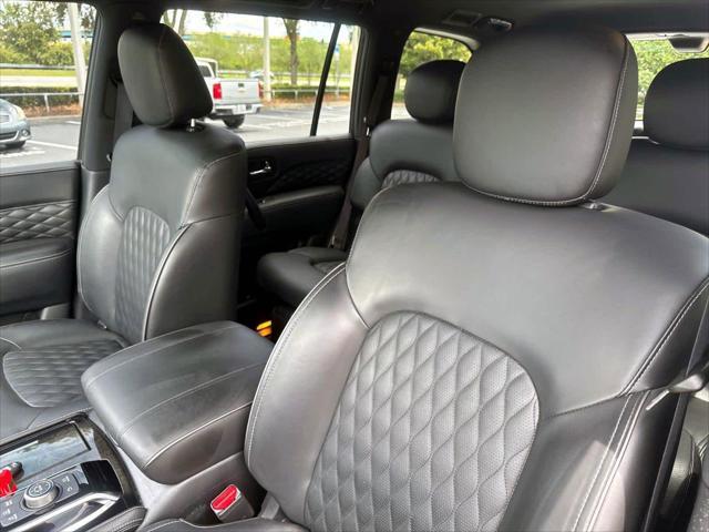Photo of 2024 Moonstone White INFINITI QX80
