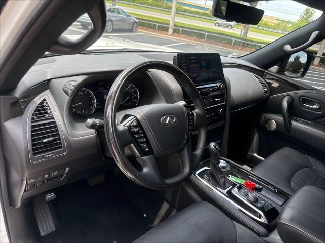 Photo of 2024 Moonstone White INFINITI QX80