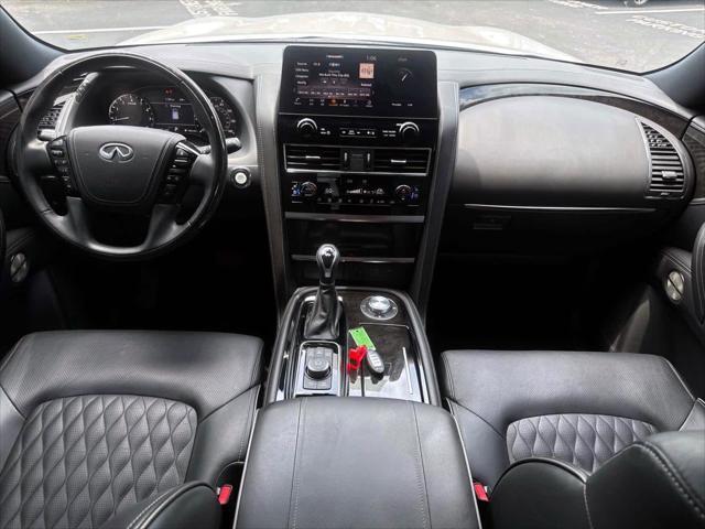 Photo of 2024 Moonstone White INFINITI QX80