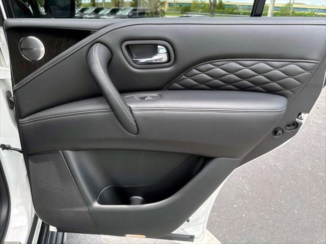 Photo of 2024 Moonstone White INFINITI QX80