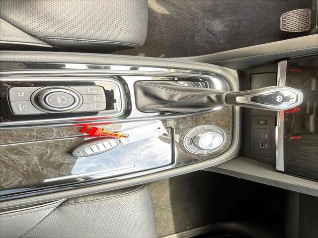 Photo of 2024 Moonstone White INFINITI QX80