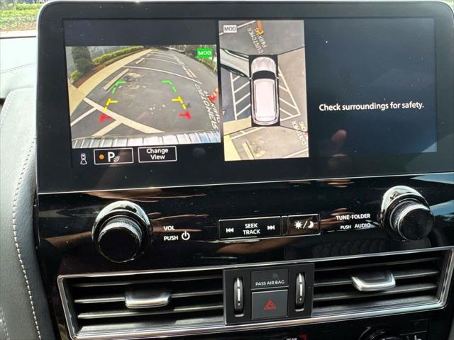 Photo of 2024 Moonstone White INFINITI QX80