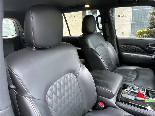 Photo of 2024 Moonstone White INFINITI QX80