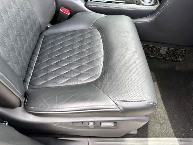Photo of 2024 Moonstone White INFINITI QX80