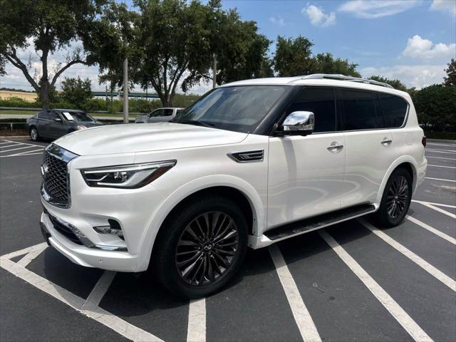 Photo of 2024 Moonstone White INFINITI QX80