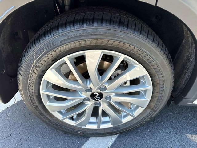 Photo of 2025 Radiant White INFINITI QX50