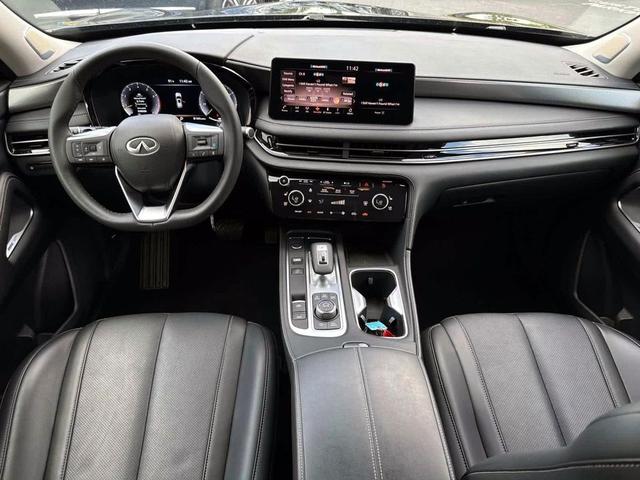 Photo of 2025 Mineral Black INFINITI QX60