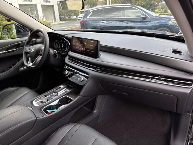 Photo of 2025 Mineral Black INFINITI QX60