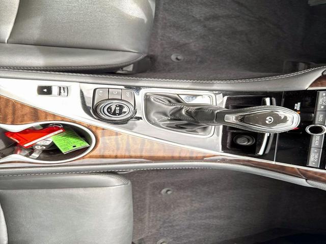 Photo of 2018 Liquid Platinum INFINITI Q50