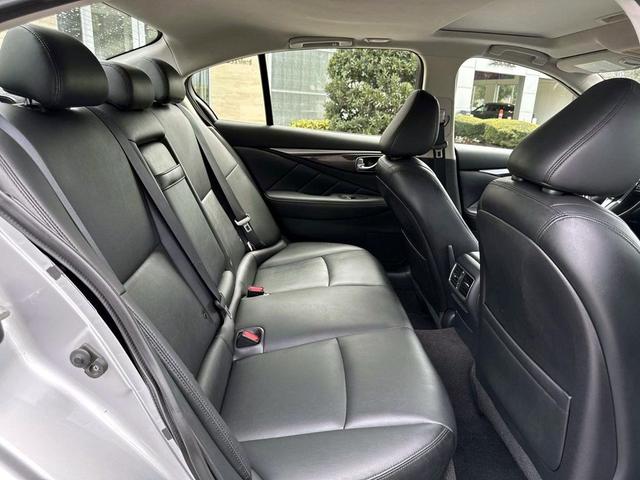 Photo of 2018 Liquid Platinum INFINITI Q50