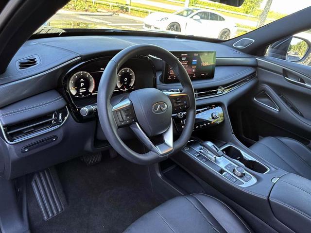 Photo of 2025 Mineral Black INFINITI QX60