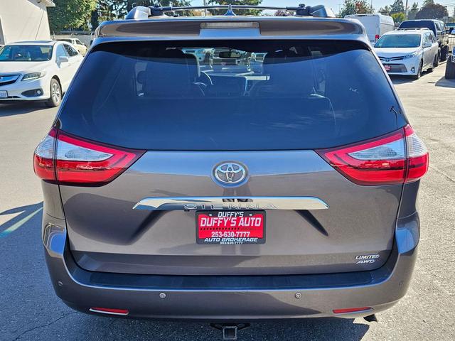 Photo of 2016 Silver Sky Metallic Toyota Sienna