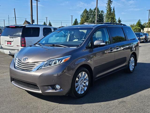 Photo of 2016 Silver Sky Metallic Toyota Sienna