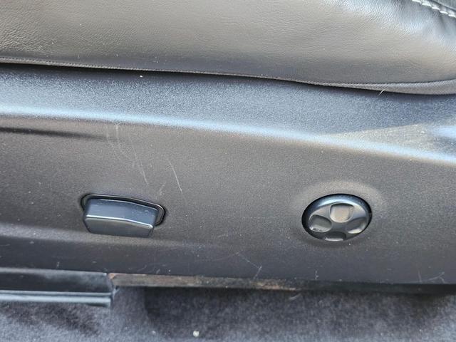 Photo of 2018 Pitch Black Clear Coat Dodge Challenger