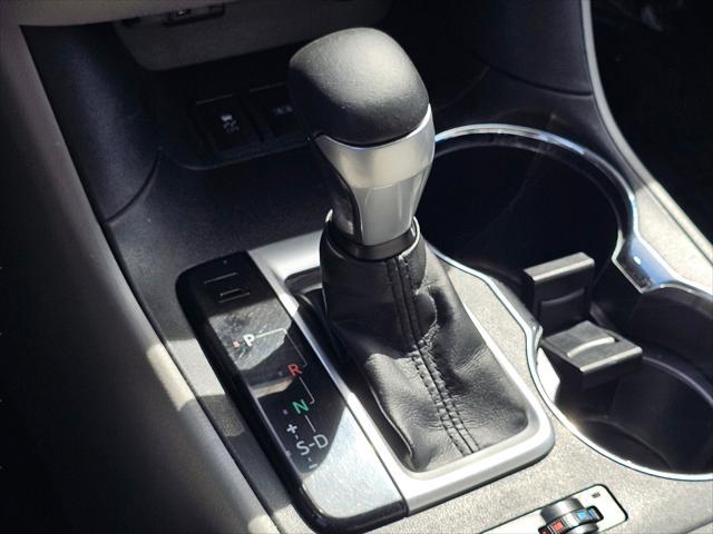 Photo of 2016 Nautical Blue Metallic Toyota Highlander