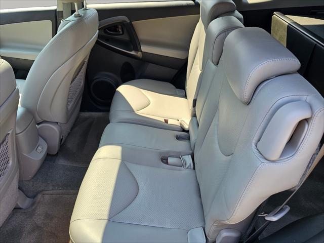 Photo of 2011 Classic Silver Metallic Toyota RAV4