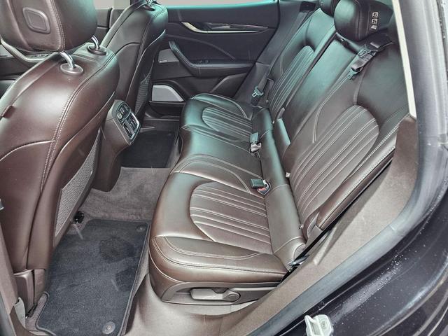 Photo of 2017 Nero Ribelle Mica Maserati Levante
