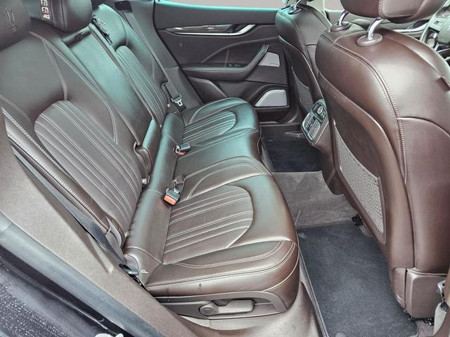 Photo of 2017 Nero Ribelle Mica Maserati Levante