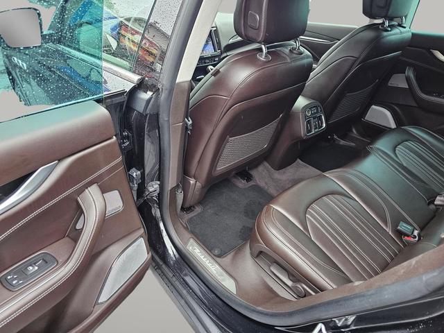 Photo of 2017 Nero Ribelle Mica Maserati Levante