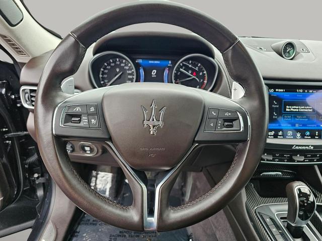 Photo of 2017 Nero Ribelle Mica Maserati Levante