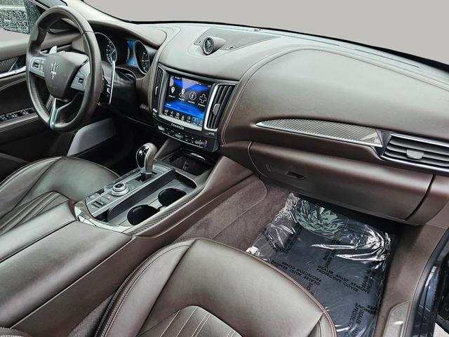 Photo of 2017 Nero Ribelle Mica Maserati Levante