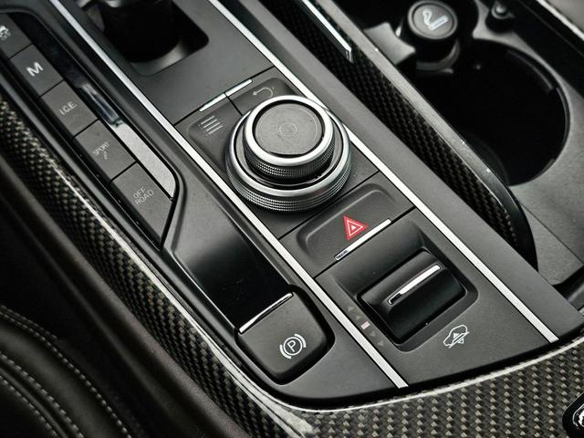 Photo of 2017 Nero Ribelle Mica Maserati Levante